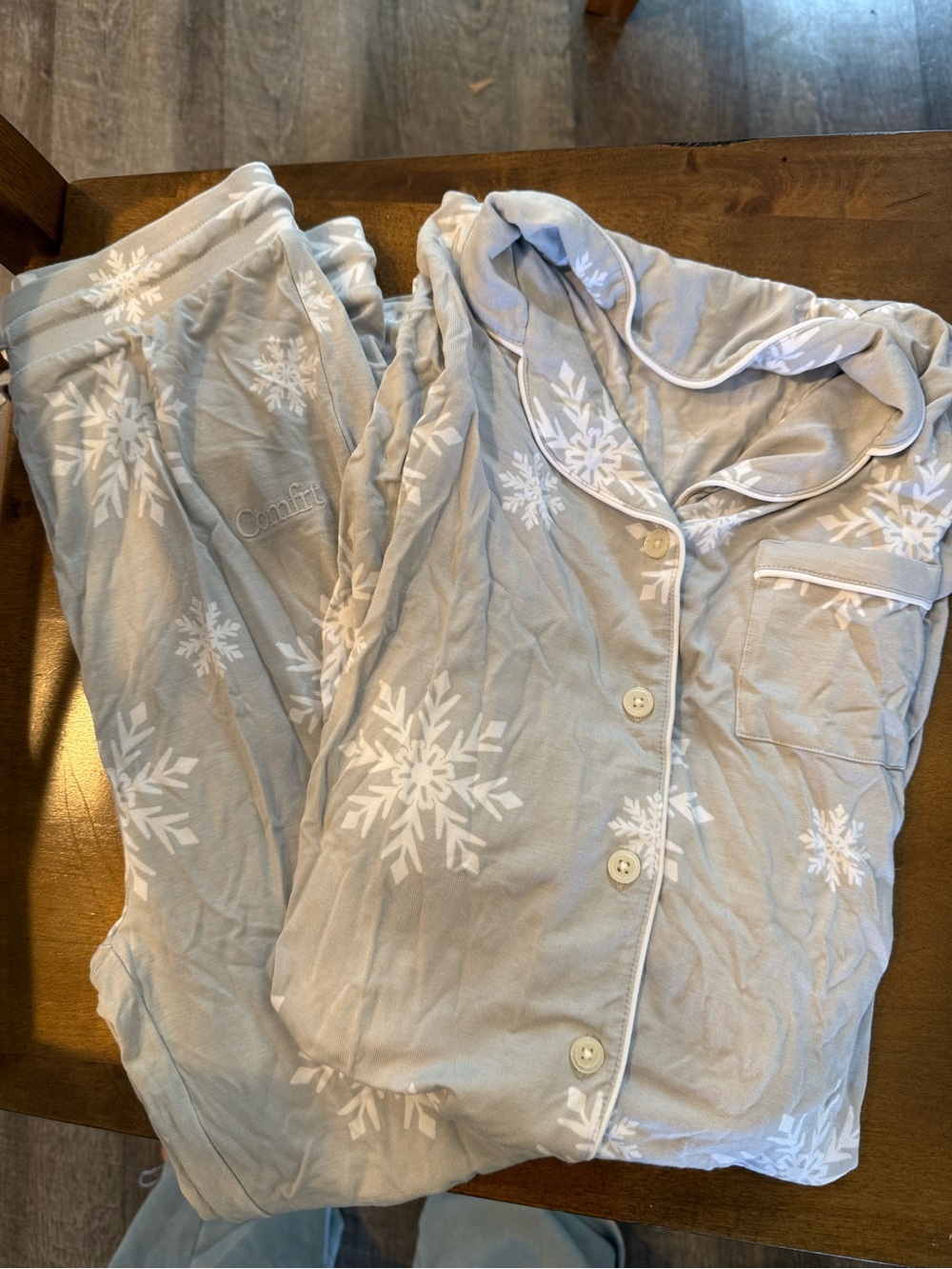 Comfrt Light Gray Snowflake Kids Pajama Set